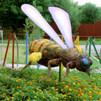 В Уфе появилась скульптура пчелы