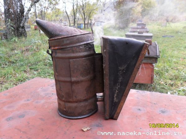 Изображение:773 - последний из могикан...дымарь советского производства.jpg